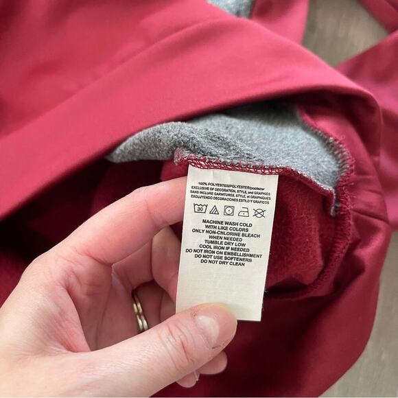 Men’s NHL Coyotes Maroon & Grey Comfy Hoodie - Picture 4 of 4